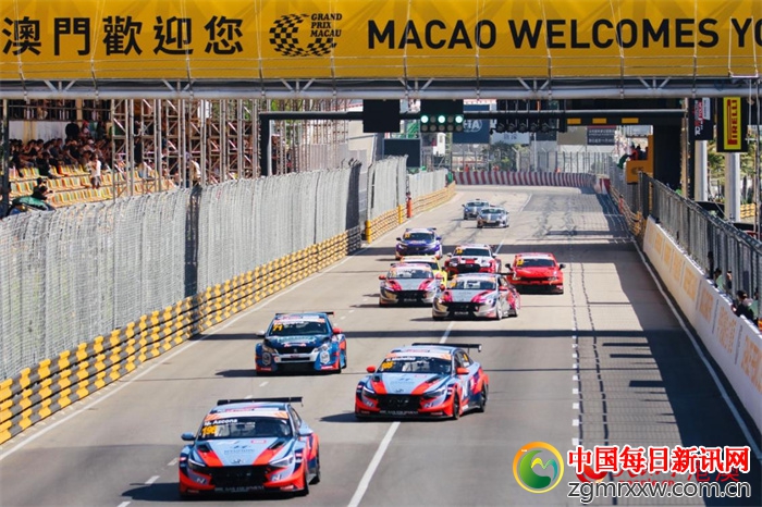 澳门格兰披治大赛车比赛现场。人民网记者 唐佳摄