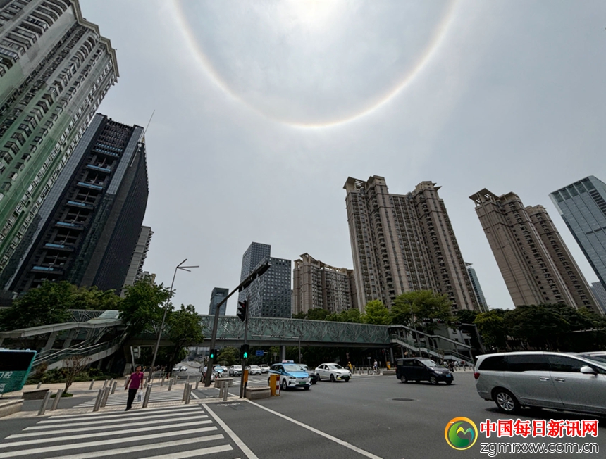 深圳上空出现日晕现象。人民网 陈育柱摄